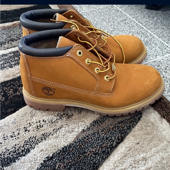 Timberland Boots 8M - Picture 3 of 4